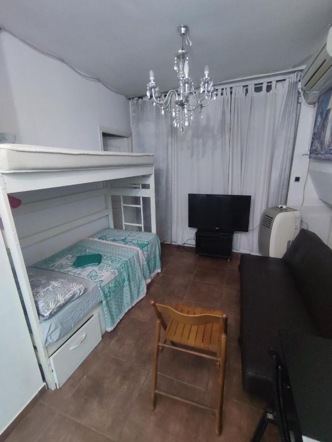 شقة برشلونة  في Nice Flat Within Walking Range To The Beach المظهر الخارجي الصورة