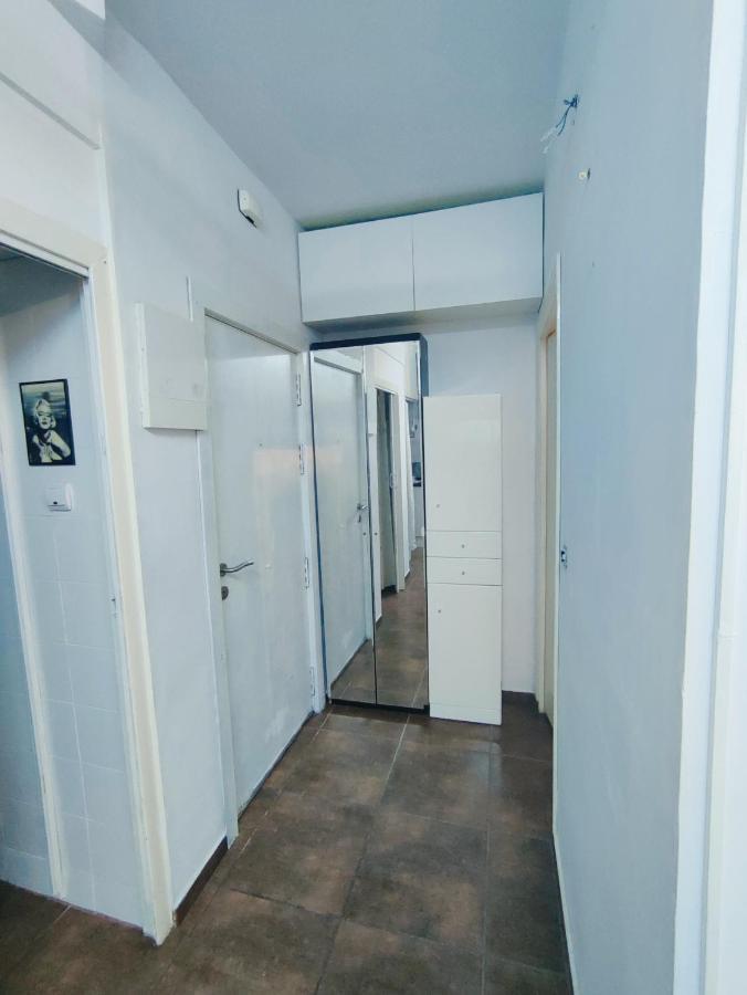 شقة برشلونة  في Nice Flat Within Walking Range To The Beach المظهر الخارجي الصورة